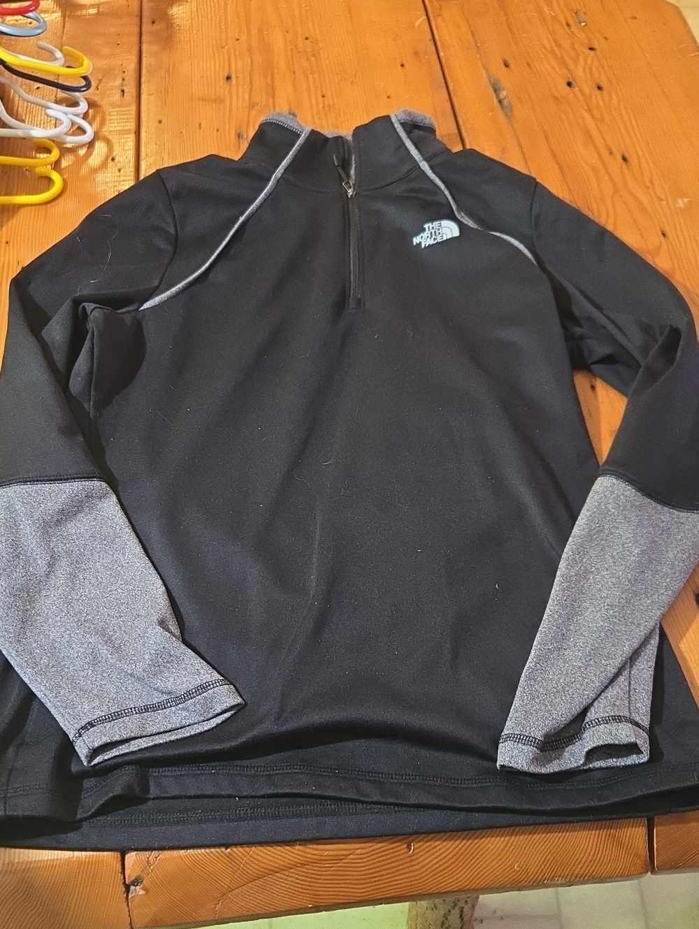 The North Face Black Pullover with Gray Sleeve Panels Sz M